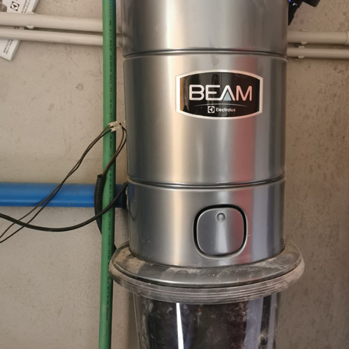 Collegamento impianto aspirapolvere centralizzato Beam Electrolux Alliance a tubo parallelo alla parete 1
