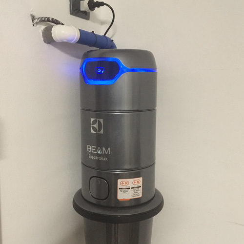 Collegamento impianto aspirapolvere centralizzato Beam Electrolux Alliance a tubo che esce dal muro 1